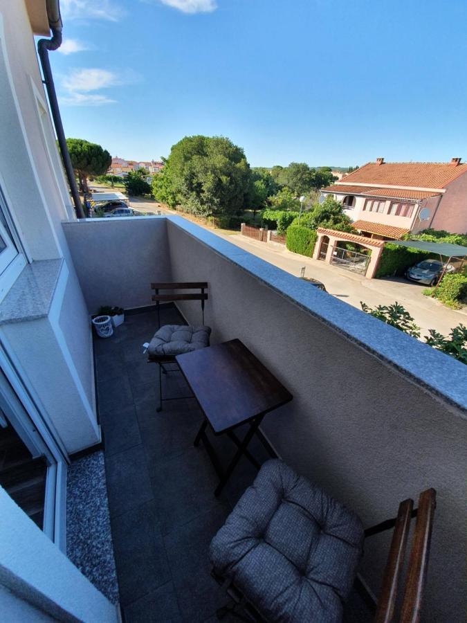 Apartment Natalia Valbandon Екстериор снимка