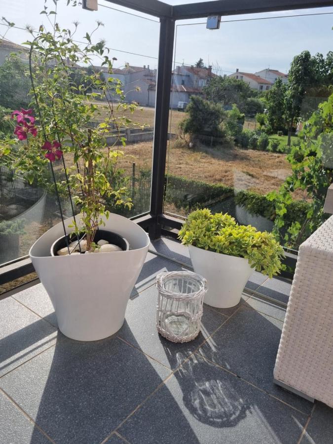 Apartment Natalia Valbandon Екстериор снимка